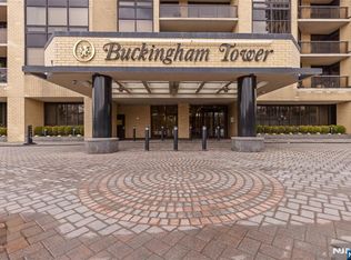 800 Palisade Ave APT 1709, Fort Lee, NJ 07024