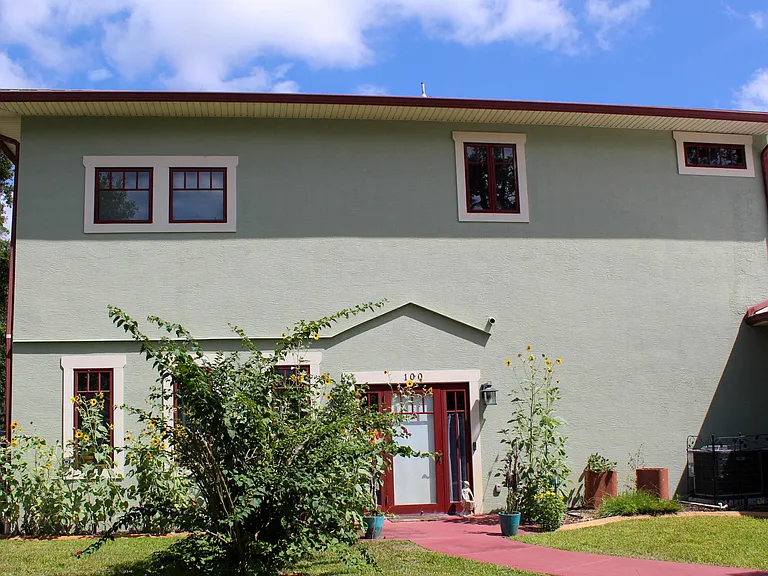 100 Peterson Ct — Photo 2