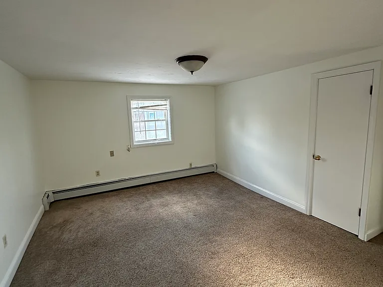 44 Maple Ave #4 — Photo 2