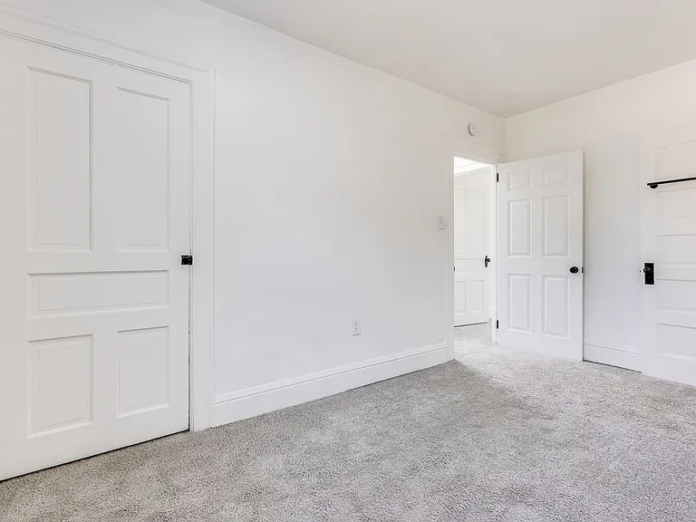 949 Freeland St — Photo 13