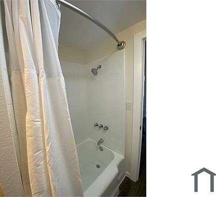 3rd image of 1381 W Lockeford St