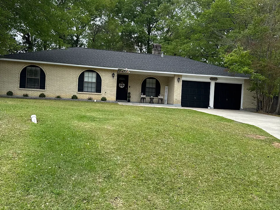 2107 Waynewood Dr