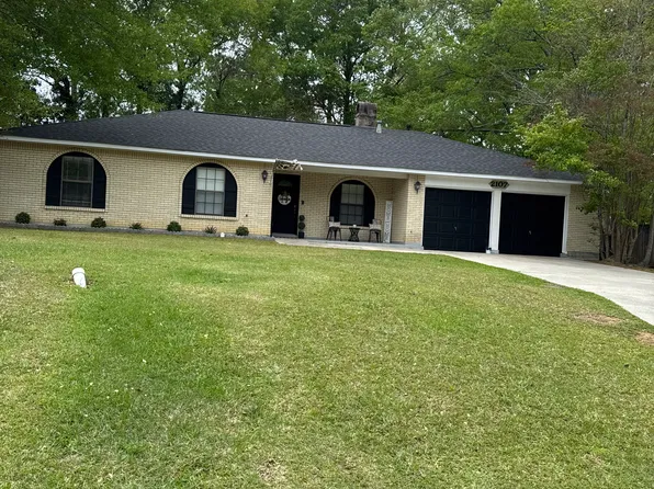 2107 Waynewood Dr, Picayune, MS 39466