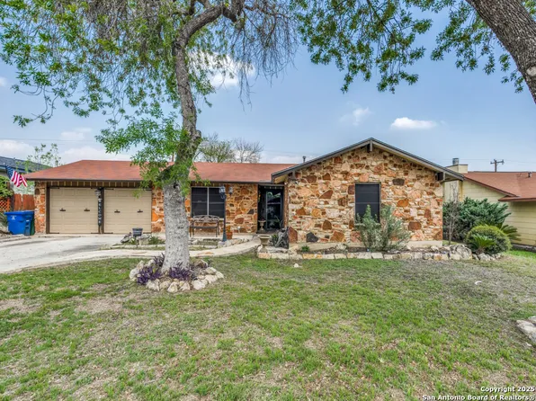 2118 Cedar Run Dr, San Antonio, TX 78245