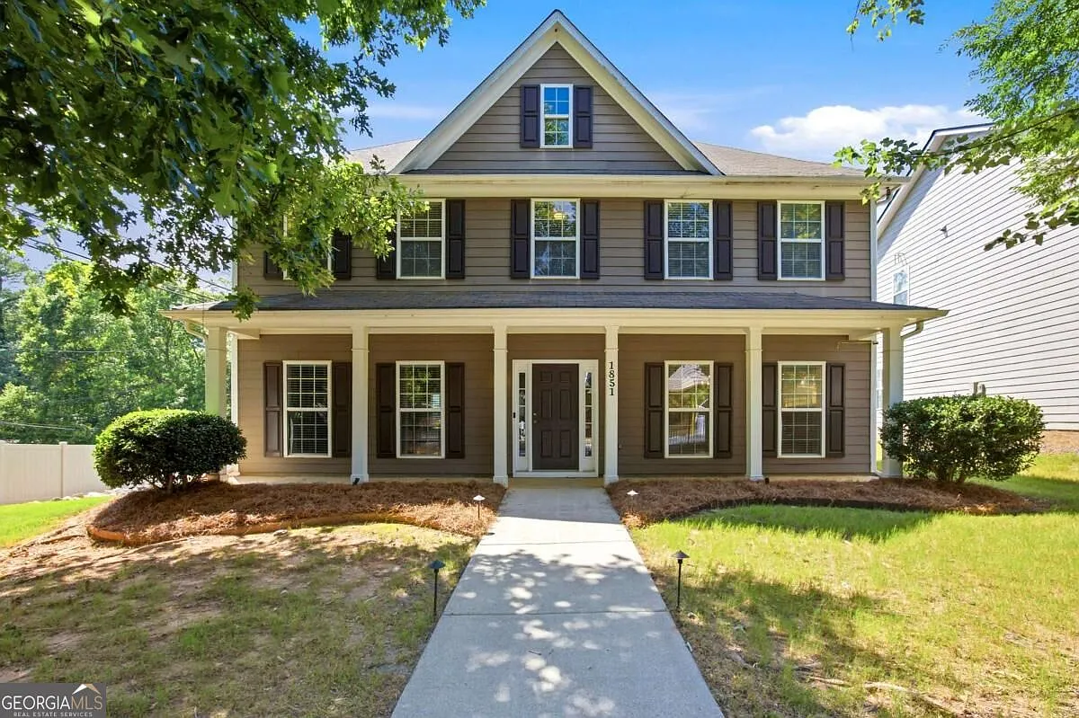 4 bed, 2.5 bath, 2955 sqft, $2,995 — Photo 1