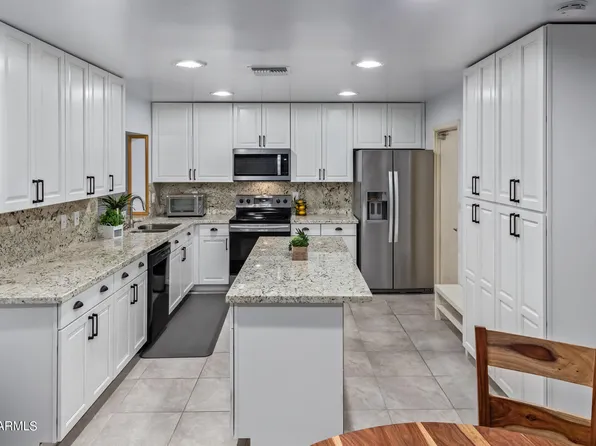 1061 W KILAREA Avenue, Mesa, AZ 85210