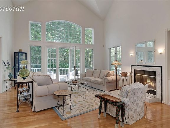 5th image of 159 Montrose Ln