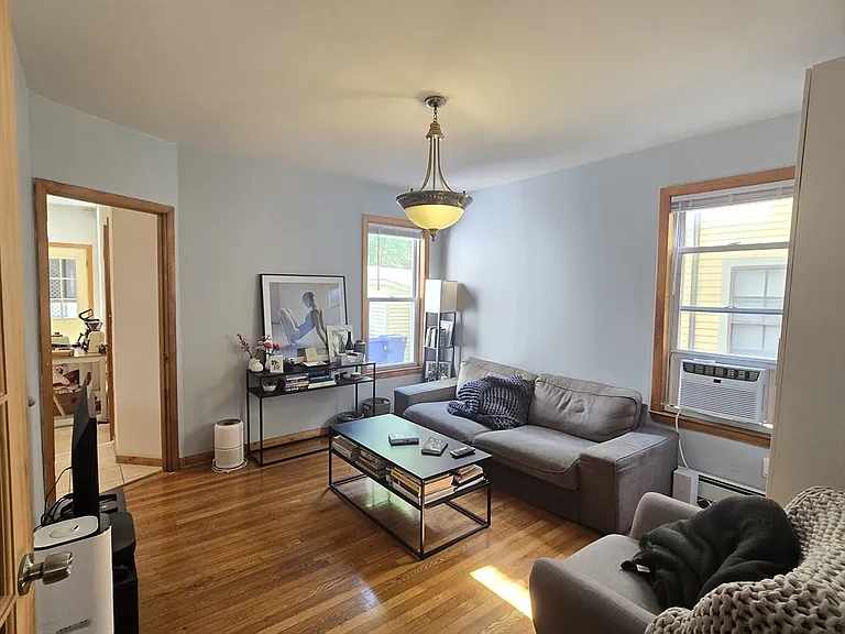 28 Bardwell St #1 — Photo 3