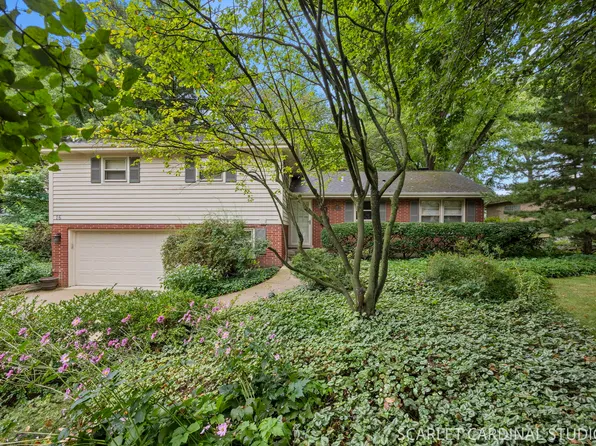 16 Notre Dame Dr, Naperville, IL 60540