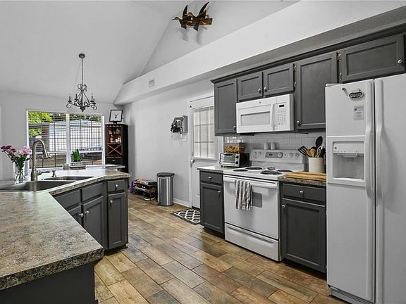 5th image of 10701 Southern Ln