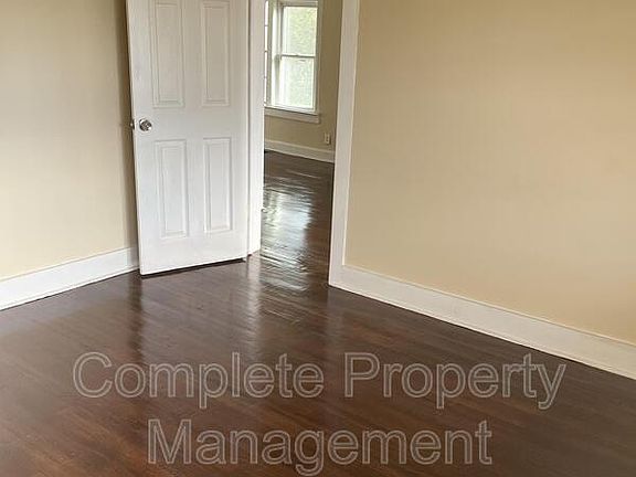 4th image of 2324 Treadwell Rd