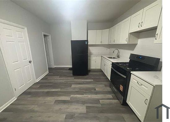 3rd image of 1031 Smithton Ave