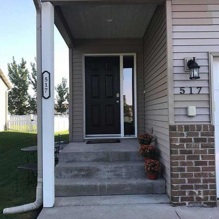 1st image of 517 36th Ave W