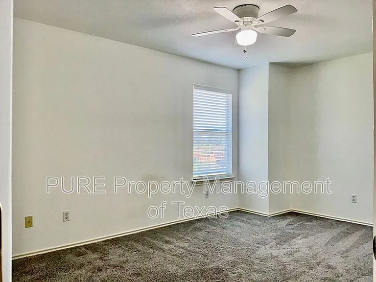 1405 Summercrest Blvd — Photo 25