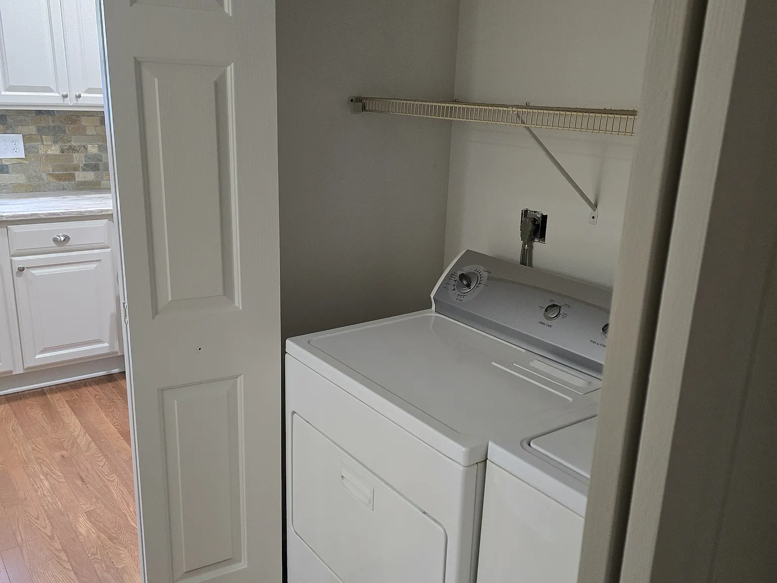 3 bed, 2.5 bath, 1384 sqft, $1,900 — Photo 4