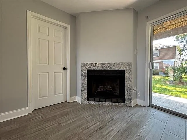 2425 Oxford Pl #114 — Photo 5