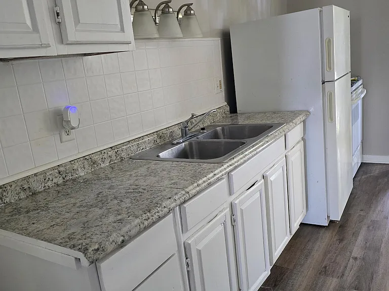 613 Monroe Ave #B — Photo 5