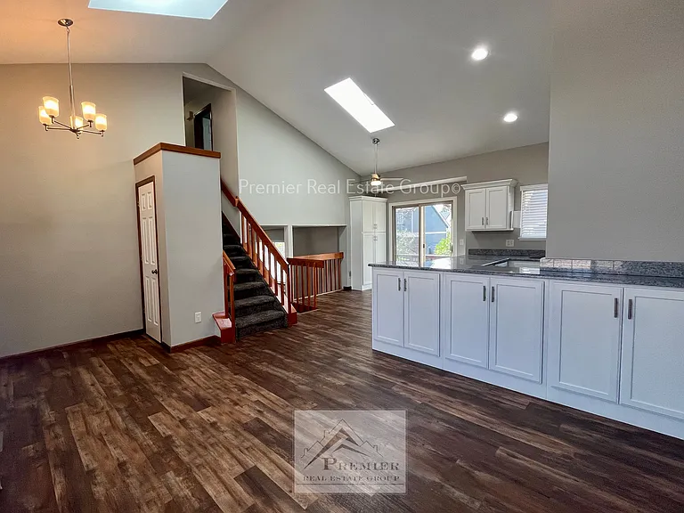 8689 Bellcove Cir — Photo 4