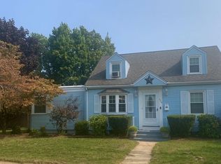 239 Windemere St, Springfield, MA 01104