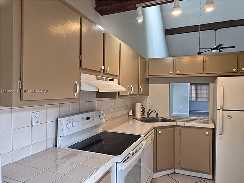 1752 NW 74th Ave #18 Photo 1