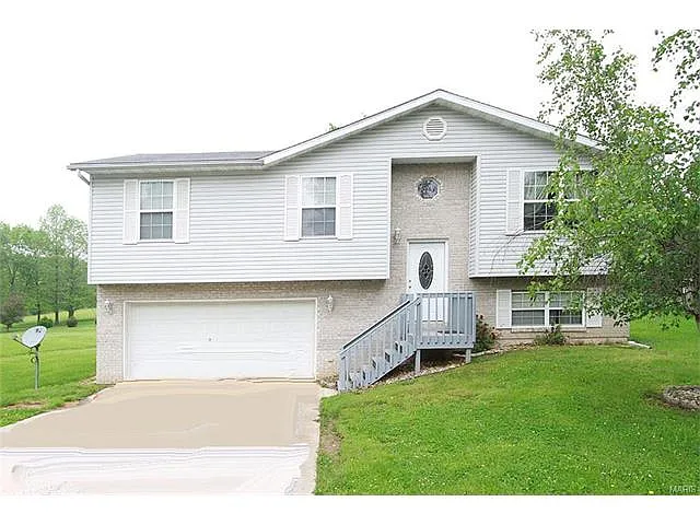 300 Arrowhead Dr photo 1