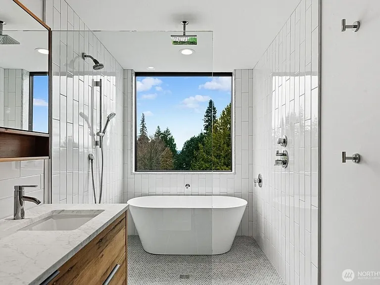 9318 47th Ave SW — Photo 19