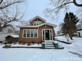 407 Cherry St, Iron River, MI --