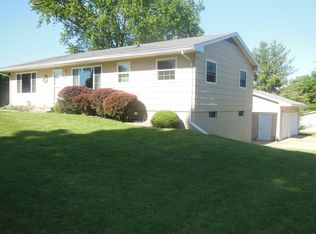 1306 Glenwood Ter, Marshalltown, IA 50158