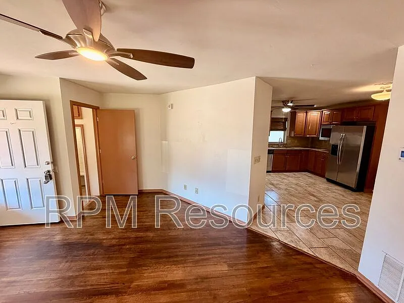3 bed, 2.0 bath, 1135 sqft, $1,395 — Photo 4