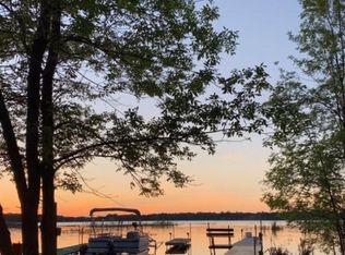 12430 Melody Ln, Lindstrom, MN 55045