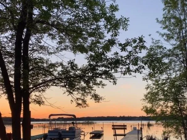 12430 Melody Ln, Lindstrom, MN 55045