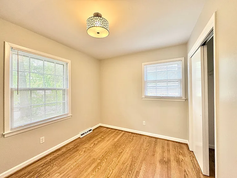 3030 Robin Hood Dr — Photo 13