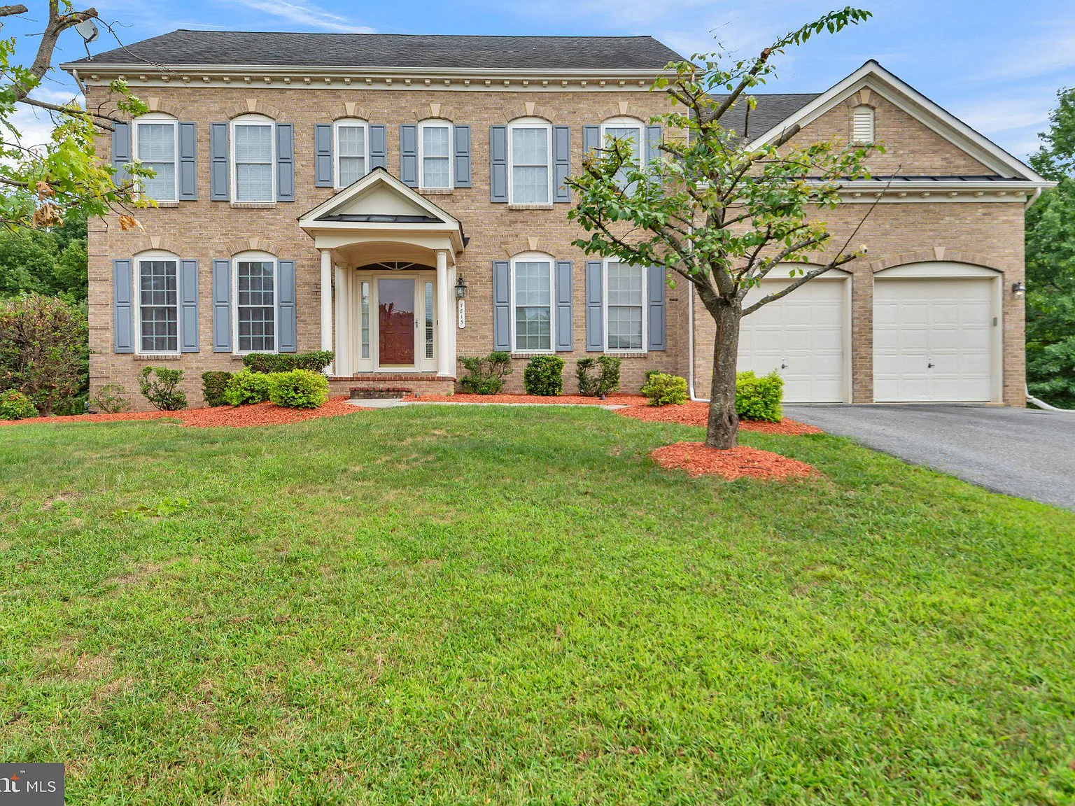 5 bed, 4.5 bath, 3658 sqft, $4,699 — Photo 1