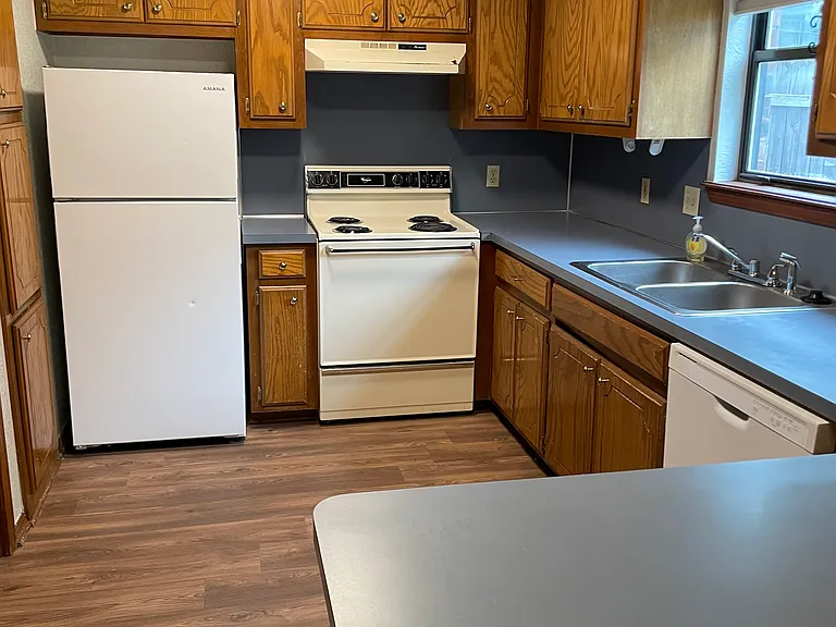110 N Baumann Ave — Photo 10