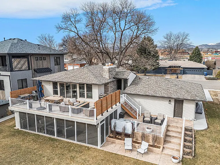 2730 Logan Dr — Photo 2