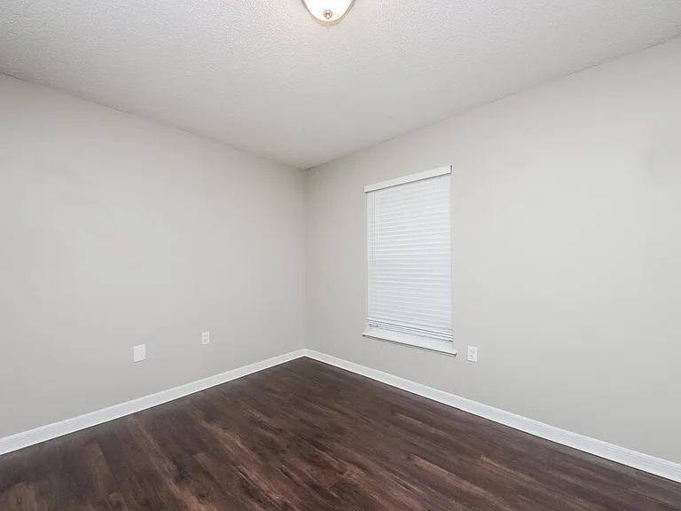 64 Bolton Ct — Photo 13
