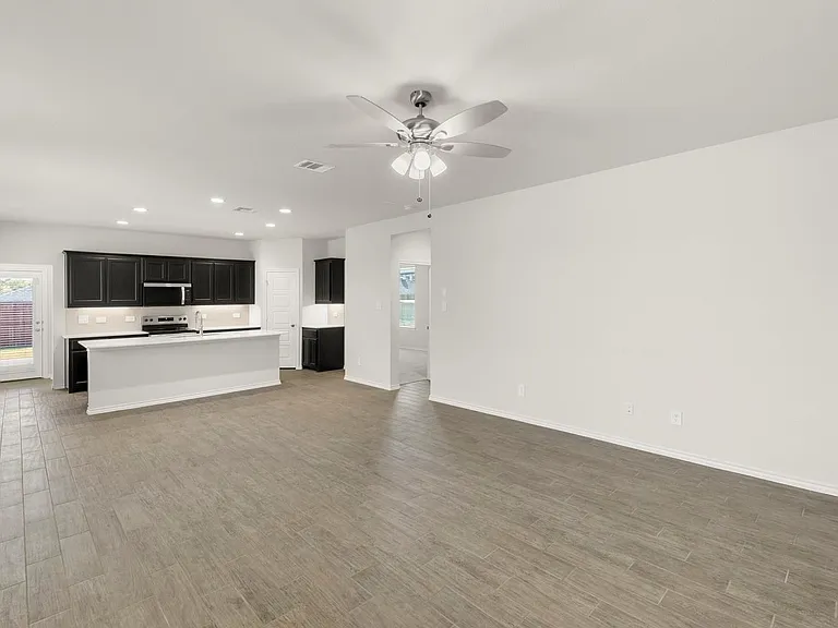 1713 Meadow Crest Dr — Photo 8