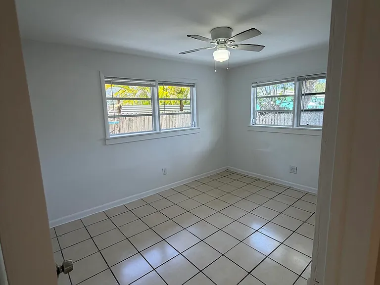 1614 Dennis St #B — Photo 4