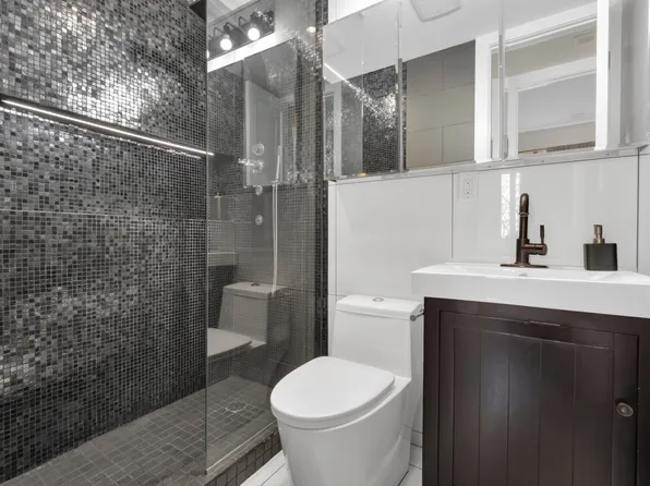 476 East 134th Street image 5 of 19