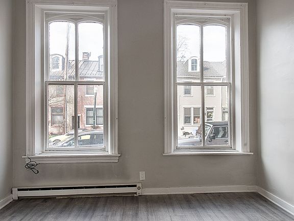 4th image of 1015 Green St APT 1