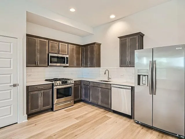 7905 Southlake Pass — Photo 3