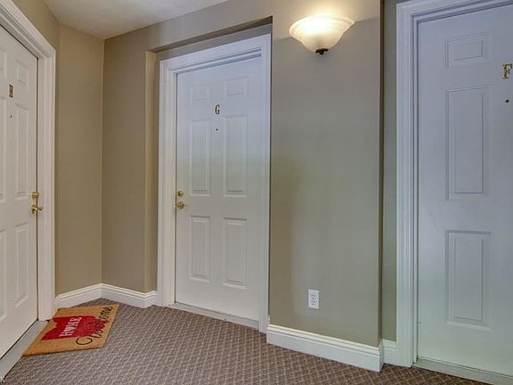 2nd image of 3800 Rosemont Blvd APT 108G