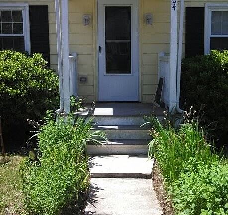 3rd image of 404 Henderson St