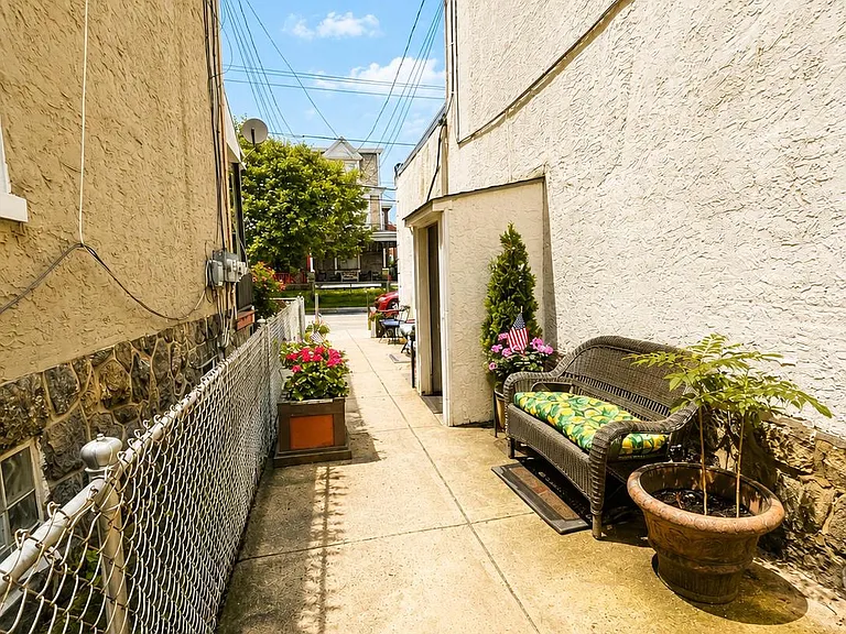 4338 Manayunk Ave #1F — Photo 22