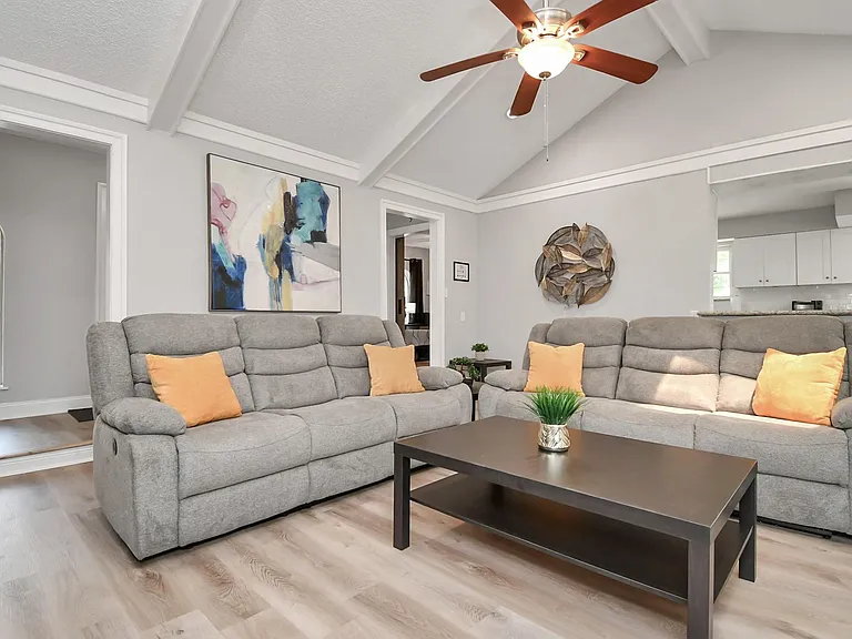 21722 Forest Glade Dr — Photo 6