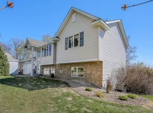 1000 Wesley Ct, Rockford, MN 55373