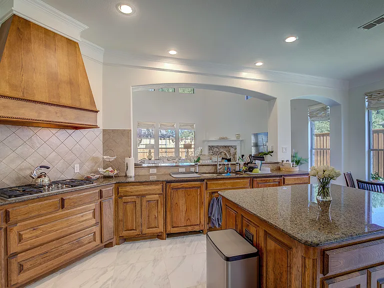 6815 Sawmill Rd — Photo 16