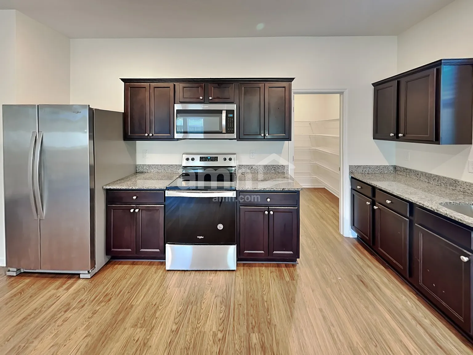 3 bed, 2.0 bath, 1641 sqft, $2,140 — Photo 3
