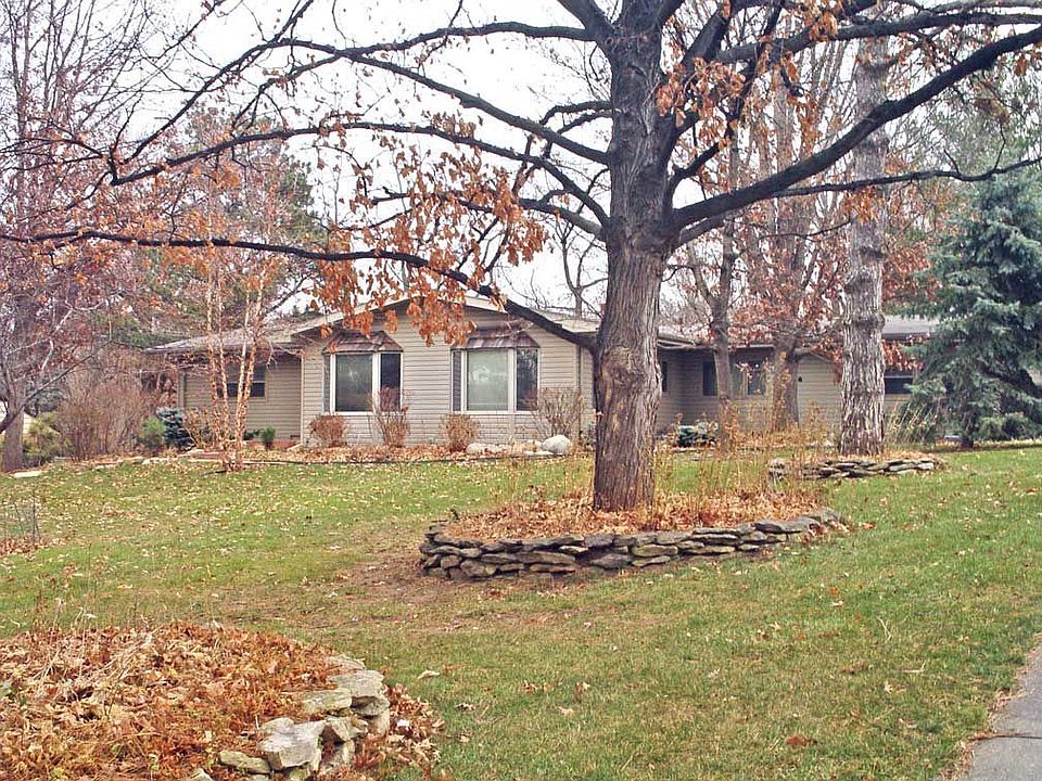 1st image of 2511 S 105th Ave