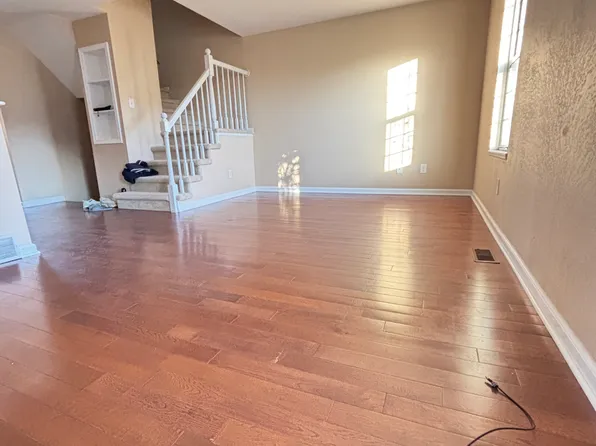 3496 Burbank Dr, Ann Arbor, MI 48105